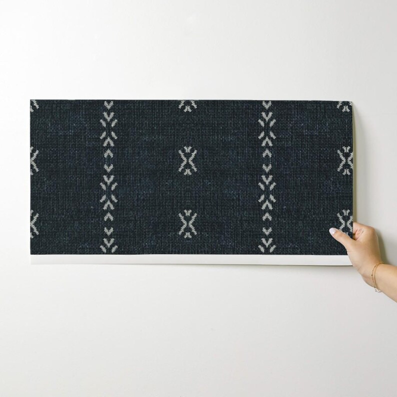 ストライプ壁紙 - Holli Zollingerによるフレンチリネンジオストライプダーク - Spoonflowerによるカスタムプリント剥がせる粘着壁紙ロール 画像 9