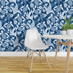 Ozean-Tapete – Boundless von Gingerlique – Blaue Schildkröte, nautische Unterwasser-Tapetenrolle mit abnehmbarem Klebeband von Spoonflower