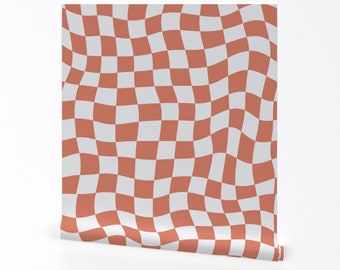 Retro Wavy Check Wallpaper – Orange Check von tessab_studio – Y2k 1990er Jahre Wavy Checkerboard abnehmbare Peel-and-Stick-Tapete von Spoonflower