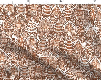 Peut inclure: Motif répété de maisons en pain d'épices et de sapins de Noël bruns et blancs. Le motif présente des décorations de glaçage détaillées sur les maisons et les arbres, créant un thème de vacances festif.