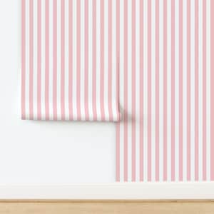 Gestreifte Tapete - Hellrosa Streifen By Thepinkhome - Rosa Individuell bedruckte, entfernbare, selbstklebende Tapetenrolle von Spoonflower Bild 4