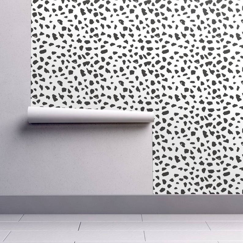 black and white spotty wallpaper