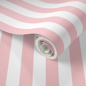 Gestreifte Tapete - Hellrosa Streifen By Thepinkhome - Rosa Individuell bedruckte, entfernbare, selbstklebende Tapetenrolle von Spoonflower Bild 3