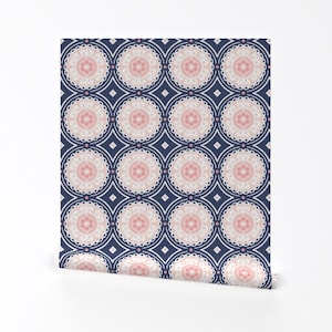 Navy und Pink Tapete - Navy und Pink Medaillon Von SugarFresh - Navy Individuell bedruckte entfernbare selbstklebende Tapetenrolle von Spoonflower
