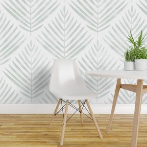 Tapeta Palm - Largo (Mięta) (Duża) autorstwa Amy Maccready - Miętowo-zielone tropikalne liście, samoprzylepna, usuwalna, rolka, Spoonflower