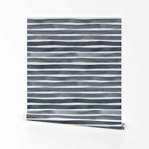 Carta da parati a strisce acquerellabili - Strisce acquerellabili blu navy di Friztin - Rotolo di carta da parati autoadesiva rimovibile con stampa personalizzata di Spoonflower