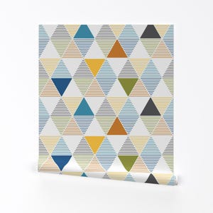 Papier peint géométrique - Modern Geometrics par Lemoni - Rouleau de papier peint auto-adhésif amovible imprimé personnalisé Triangles géométriques par Spoonflower