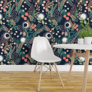 Tapeta „Fireflies” – Fireflies autorstwa Ceciliamok – Błękitny nocny księżyc, gwiazdy, kwiaty, drzewa, usuwalna, samoprzylepna rolka tapety Spoonflower