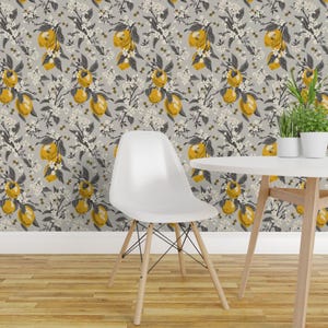 Papier peint Fleurs et Abeilles - Abeilles, Citrons, Feuilles Gris Moyen par Fernlesliestudio - Rouleau de papier peint autocollant imprimé sur mesure par Spoonflower