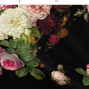 Roze rozenstof - Donkere bloemen, zwarte rozen op zwart, jumboformaat van Jenlats - Roze rozen katoenen stof op maat gesneden met Spoonflower