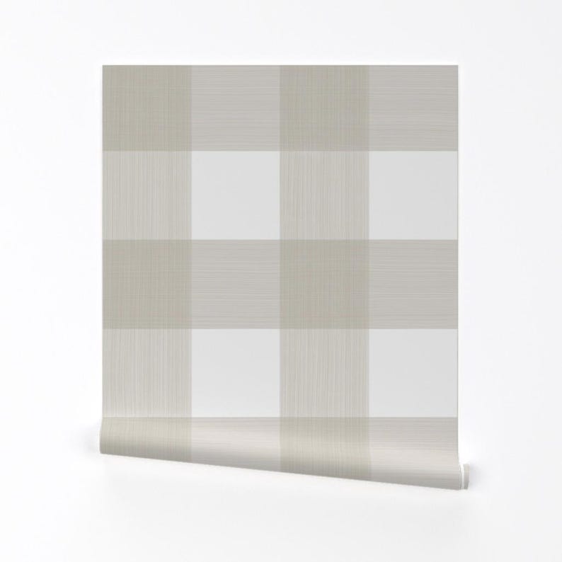 Behang met buffelruitpatroon - Putty 6" Buffalo Plaid van Danika Herrick - Op maat bedrukte, verwijderbare, zelfklevende behangrol van Spoonflower afbeelding 2