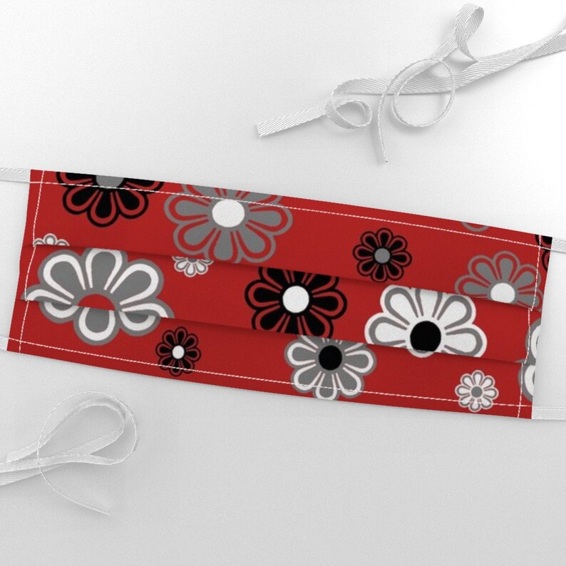 Fun Bright Floral Print Fabric Flower Retro Mod 60s Daisy Etsy fun-bright-floral-print-fabric-flower-retro-mod-60s-daisy-etsy