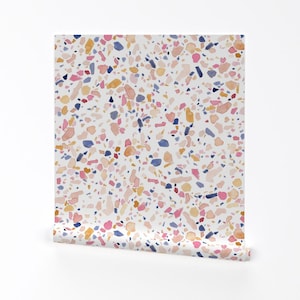 Papier peint Terrazzo - Terrazzo Whisper X3 par Katebillingsley - Rouleau de papier peint auto-adhésif amovible imprimé personnalisé Terrazzo par Spoonflower