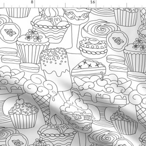Könnte beinhalten: Eine Schwarzweißzeichnung verschiedener Desserts, darunter Cupcakes, Kuchen, Eiswaffeln und Torten. Die Zeichnung befindet sich auf weißem Hintergrund.