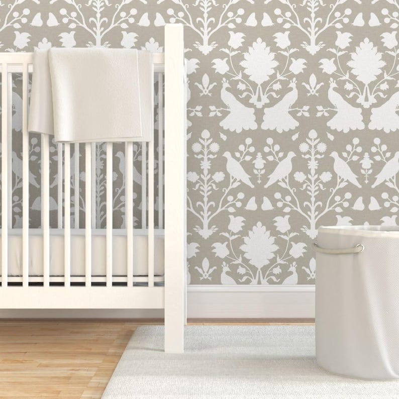 Påfågelstapet - Revere Pewter Oiseaux av Willowlanetextiles - Fågeltryckt avtagbar självhäftande tapetrulle av Spoonflower bild 6