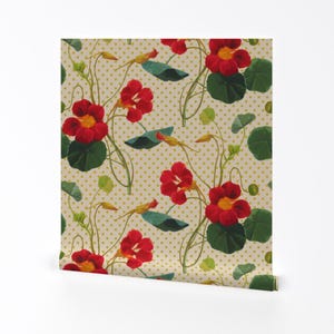 Papel tapiz floral - Nasturtium de Chantal Pare - Rollo de papel tapiz autoadhesivo extraíble con estampado floral personalizado en tonos beige, rojo y verde de Spoonflower
