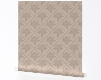 Taupe Floral Wallpaper - Lotus de artticarlo - Neutral Waterlily Elegante Beige Diagonal Extraíble Peel and Stick Wallpaper de Spoonflower
