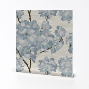 « Papier peint amovible botanique bleu - Pastel neutre patiné - Art mural déco murale - Arbres bleus » par cherylgrahamdesigns