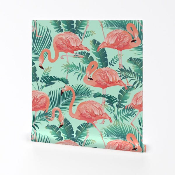 Papel pintado de flamencos: flamencos rosados sobre plantas tropicales verde azulado de Khaus. Rollo de papel pintado autoadhesivo extraíble con impresión personalizada de Spoonflower.