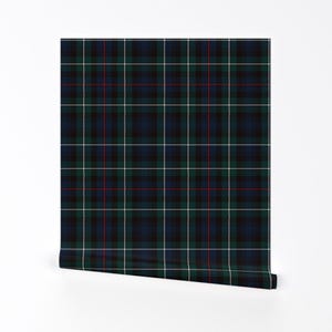 Plaid Wallpaper - Mackenzie Tartan Plaid von Laurawrightstudio - Grüne individuell bedruckte, entfernbare, selbstklebende Tapetenrolle von Spoonflower