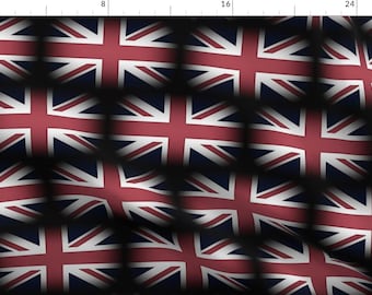 Könnte beinhalten: Ein sich wiederholendes Muster der Union Jack Flagge in Rot, Weiß und Blau. Die Flaggen sind leicht versetzt und scheinen im Wind zu wehen.