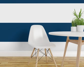 Randig tapet - Randig enorm marinblå av Misstiina - Misstiina specialtryckt avtagbar självhäftande tapetrulle av Spoonflower