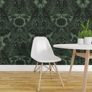 Papel pintado autoadhesivo de damasco de Halloween - Verde musgo, cuervo nocturno, gótico otoñal - Decoración de pared removible - Halloween gótico por byre_wilde