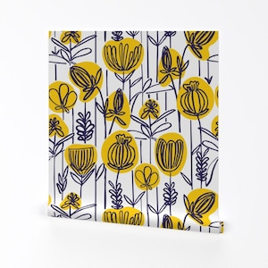 Carta da parati floreale Mod - Floreale giallo di Pragya K - Rotolo di carta da parati autoadesiva rimovibile stampata personalizzata Mod Decor Yellow di Spoonflower