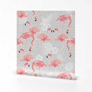 Flamingo bloemenbehang - tropische Flamingo door Nouveau Boho- Dots op maat bedrukte verwisselbare zelfklevende behangrol door Spoonflower