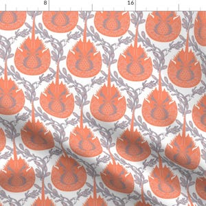 Puede incluir: Un patrón sin costuras que presenta un diseño repetitivo de cangrejos herradura estilizados en naranja coral y gris sobre un fondo blanco.