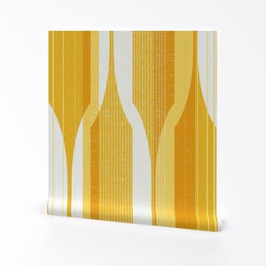 Mid Century Tapete - Mcm Hex Ogee By Friztin - Gelbe Senf Jumbo Trendige Retro Abnehmbare selbstklebende Tapetenrolle von Spoonflower