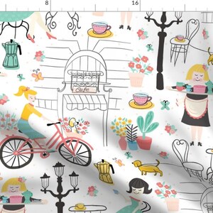 Könnte beinhalten: Ein weißer Hintergrund mit einem sich wiederholenden Muster aus bunten Illustrationen. Die Illustrationen zeigen ein Café, Blumen, Fahrräder, Teetassen und Menschen. Der Text "Cafe" ist auf dem Schild des Cafés zu sehen.
