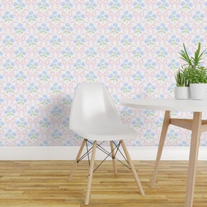 Papel pintado autoadhesivo con estampado floral estilo preppy: delicadas flores en tonos pastel, decoración de pared removible, ramo de hortensias azules de prettyfestive.