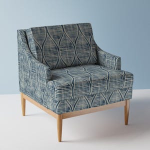 Boho blauwgrijze bekledingsstof - crème lijnwerk Ogee by micklyn - moderne Ogee tribal rustieke verweerde stof op maat gesneden met lepelbloem