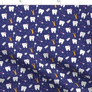 Zahnstoff - Happy Teeth Friends - Royalblau von Clayvision - Kawaii Floss Zahnbürste Molar Baumwollstoff Bulk Stock mit Spoonflower