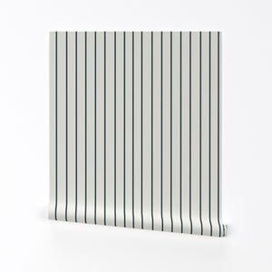 Carta da parati a righe blu navy - Navy Stripe di cotton-moon - Carta da parati a righe Cottagecore English Country rimovibile Peel and Stick di Spoonflower