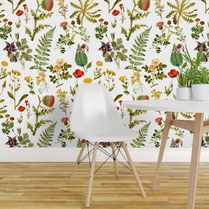 Vintage-Botanical-Tapete – Vintage Floral Small von Redbriarstudio – Individuell bedruckte, ablösbare, selbstklebende Tapetenrolle von Spoonflower