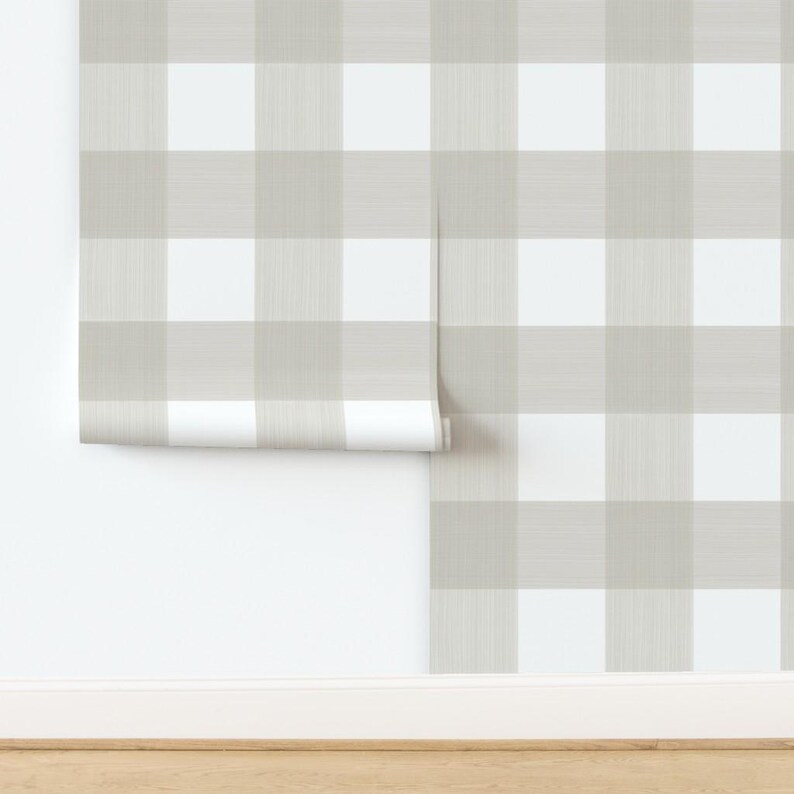 Behang met buffelruitpatroon - Putty 6" Buffalo Plaid van Danika Herrick - Op maat bedrukte, verwijderbare, zelfklevende behangrol van Spoonflower afbeelding 4