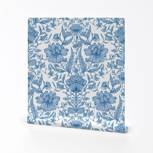 Abnehmbare Chinoiserie Tapete zum Abziehen und Aufkleben - Traditionelles Klassisches Blumendekor - Wandkunst - Wanddekor - Ruhiges Blaues Blumenmuster by smokeinthewoods