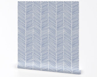 Carta da parati blu chevron - Frecce a forma libera grandi in blu di Domesticate - Rotolo di carta da parati autoadesiva rimovibile con stampa personalizzata di Spoonflower