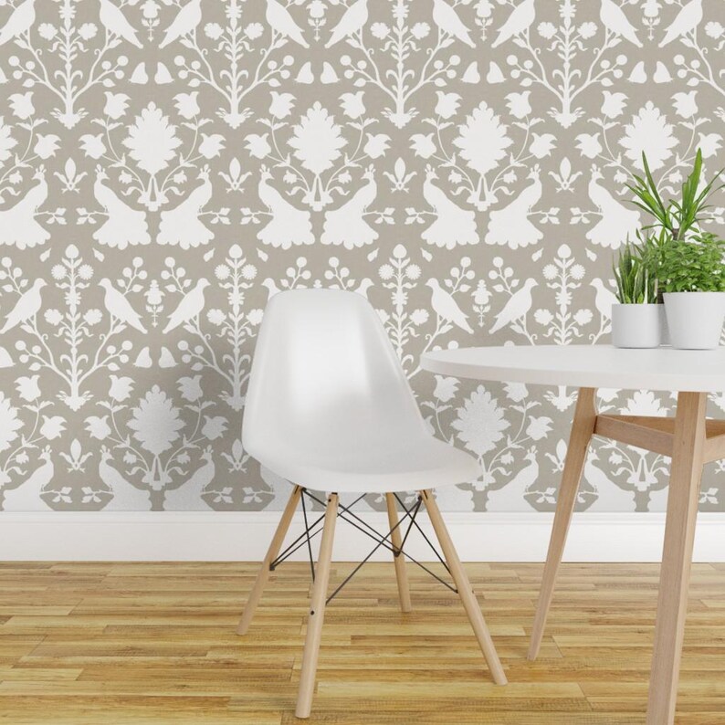 Påfågelstapet - Revere Pewter Oiseaux av Willowlanetextiles - Fågeltryckt avtagbar självhäftande tapetrulle av Spoonflower bild 1