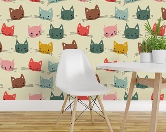 Katzentapete – Katzen in Farben 1 von Potyautas – Selbstklebende, individuell bedruckte Tapetenrolle mit Katzenmotiven fürs Kinderzimmer von Spoonflower