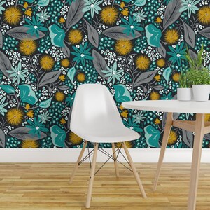 Bloemenbehang - Wild Girl Black Teal Large Scale van Heatherdutton - Op maat bedrukte, verwijderbare, zelfklevende behangrol van Spoonflower