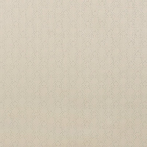 Op de afbeelding: Een close-up van een beige stof met een herhalend, subtiel bloemenpatroon. Het ontwerp bevat gestileerde, symmetrische bloemmotieven in een lichtere tint, waardoor een toon-op-tooneffect ontstaat. De stof heeft een zachte, getextureerde uitstraling.