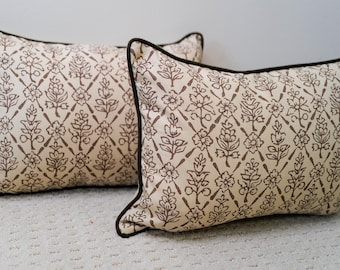 Namay Samay pillow covers, set of two with linen piping/Ready to ship/12x17”