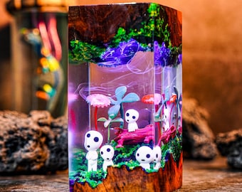 Lampe en résine Kodama Ghibli – Veilleuse LED Studio Gh1bli | Scène de la forêt de Mononoke | Décoration anime faite main | Décoration de conte de fées