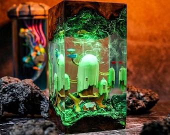 Lampada in resina a forma di casa sull'albero di Adventure Time / Luce notturna fatta a mano di Finn e Jake / Decorazione da scrivania ispirata ai cartoni animati / Regalo di compleanno unico
