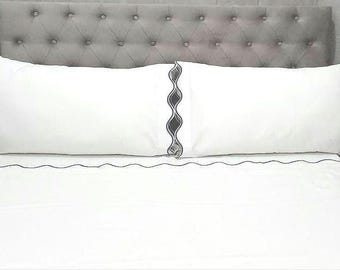 Handmade 400 Thread Count White Cotton Sateen Sheet Set with Scalloped Embroidery