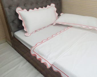 Weißer Baumwollsatin Bettwäsche-Set: Scalloped Hotel Stitch Stickerei