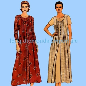 Pode incluir: Dois padrões de vestidos para mulheres. O vestido à esquerda é um vestido vermelho de manga comprida com estampa floral. O vestido à direita é um vestido bege sem mangas com estampa xadrez.